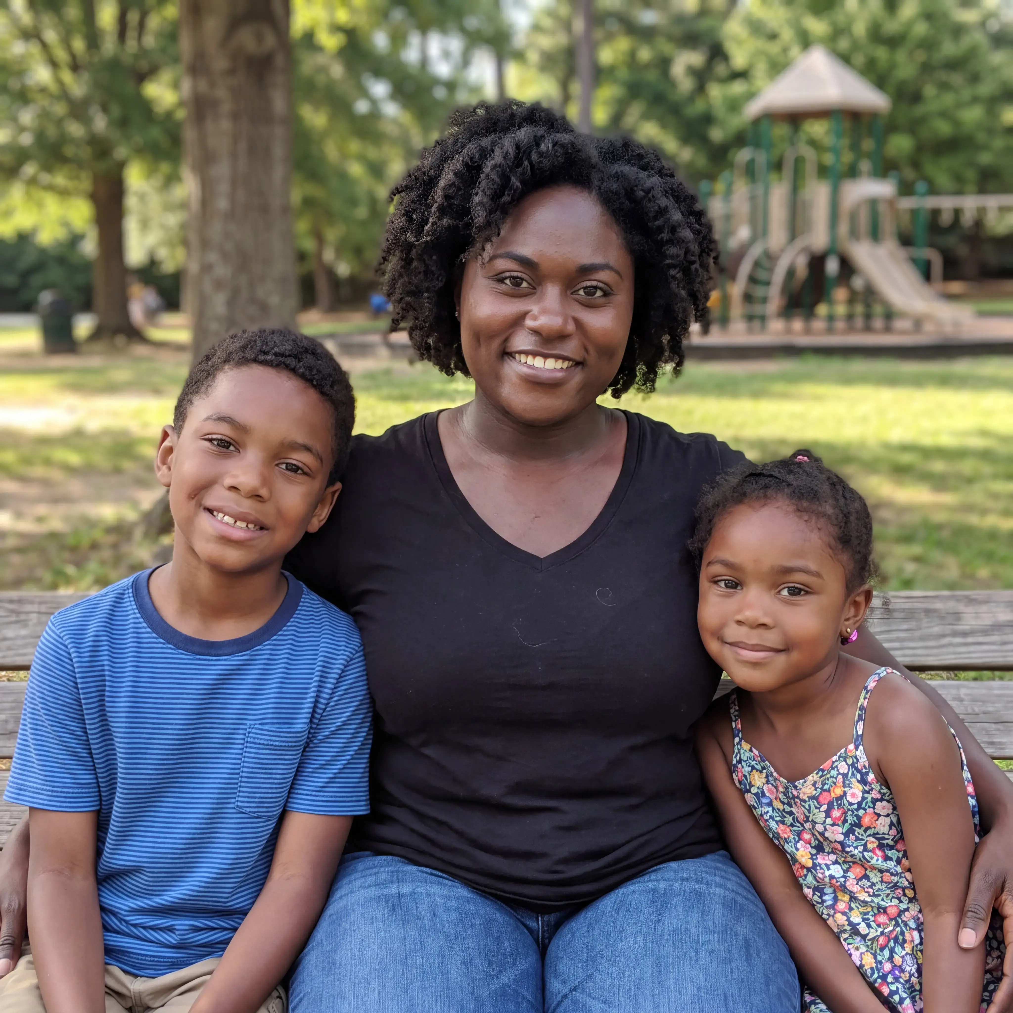Danielle Brooks together with her son and daughter.